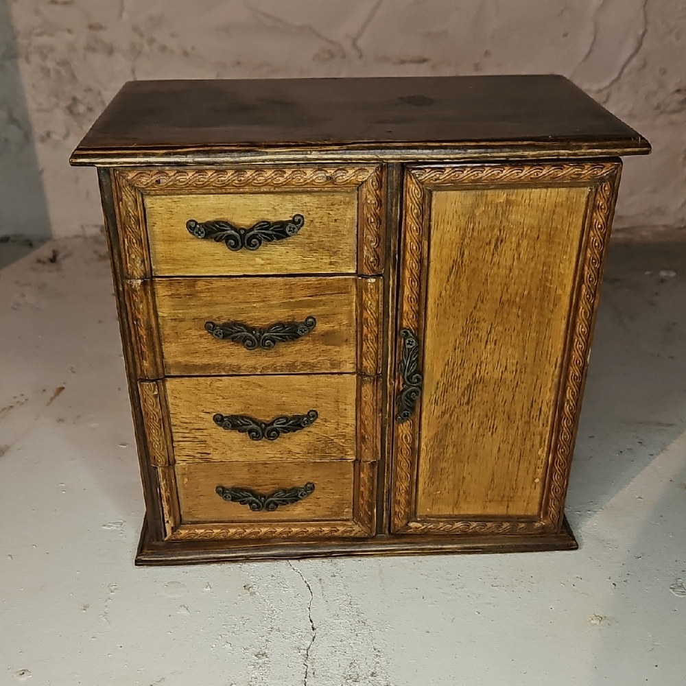 Elegant Wooden Jewelry Organizer with Drawers